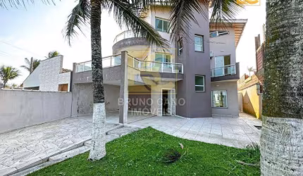 Frente ao mar em Peruíbe – Sobrado com 3 pavimentos, vista livre e localização privilegiada
