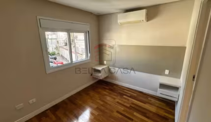 Casa  de Vila Fechada na Vila Mariana, 120 m2, 03 quartos sendo duas suítes e 02 vagas