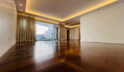 Apartamento a venda 235m² - Alto Padrão - 3 suítes - 3 vagas - um por andar