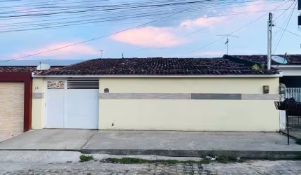 Casa com 3 quartos à venda em Cidade Universitária - AL