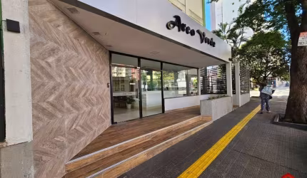 Apartamento com 3 quartos para alugar na Rua Ruy Brasil Cavalcante, 131, Setor Oeste, Goiânia por R$ 1.600