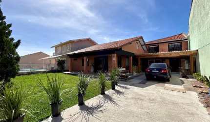 Excelente Casa com 07 dormitórios a venda em Tramandaí