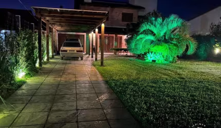 Casa/Sobrado 5 Dormitórios - Bairro Zona Nova