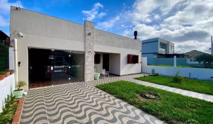 Linda casa na Praia de Tramandaí/RS.