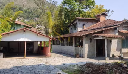 Casa para Venda em Teresópolis, Bom Retiro, 4 dormitórios, 3 suítes, 4 banheiros, 4 vagas
