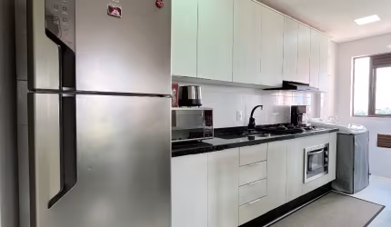 LINDO APARTAMENTO A VENDA COM SACADA E CHURRASQUEIRA E VAGA COBERTA
