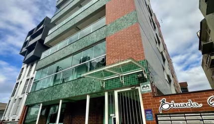 Cobertura alto padrão em região nobre e com 03 vagas de garagem à venda!!