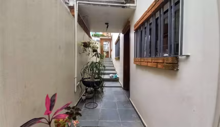 SOBRADO NA ACLIMAÇÃO COM 03 SUITES  E EDICULA - PROXIMO PARQUE DA ACLIMAÇÃO.