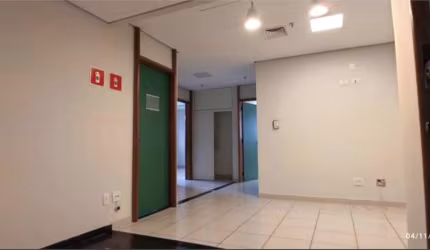 Sala comercial em Higienópolis com 147 m², 6 salas, 6 banheiros, 4 vagas próximo ao metrô!