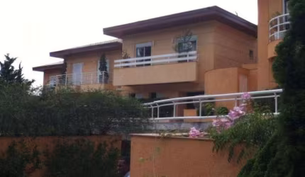 Condomínio Fechado. Cidade Jardim. Segurança e conforto
