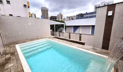 SOBRADO COM PISCINA A 3 QUADRAS DA PRAIA