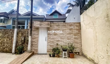 Excelente casa de condomínio com 4 quartos em Vargem Pequena
