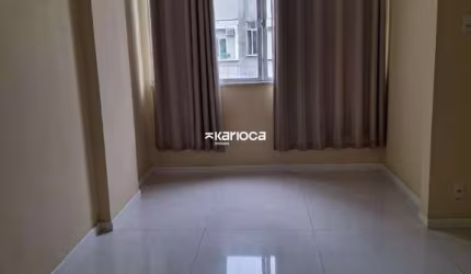 Lindo apartamento localizado em Copacabana em uma das principais vias do bairro, com 40m²