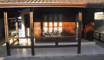 Boa Casa à venda, na Praia de Martim de Sá, na cidade de Caraguatatuba, Litoral Norte do Estado de