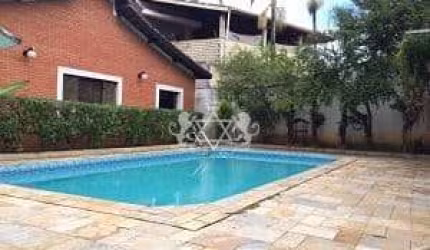 Linda Casa à venda, 630m² área total, 200 metros da Praia das Palmeiras, 04 suítes, piscina, aceita