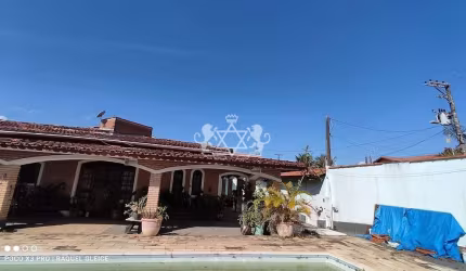Casa à venda próximo á praia, no bairro Jardim Britânia, Caraguatatuba, Litoral Norte de São Paulo