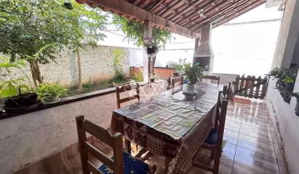 Casa e kitnet à venda, Jardim Tarumãs, Caraguatatuba, SP