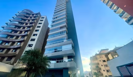 Apartamento 3 suítes no Panazzolo.