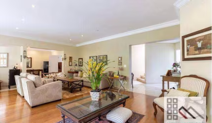 CASA DE ALTÍSSIMO PADRÃO EM CONDOMÍNIO 4 DORMITÓRIOS (1.100m²), 4 SUÍTES, VARANDA, 5 VAGAS