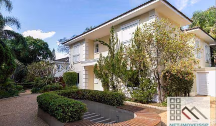 Casa de Alto Padrão em Condomínio de 4 Dormitórios (813,90m²), 4 Suítes, 5 Vagas. Bairro nobre da zona Sul