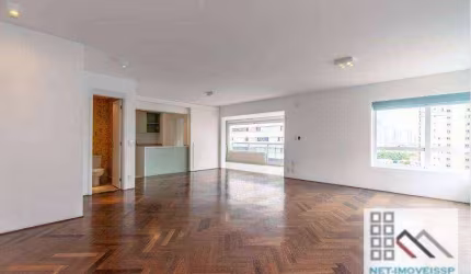Apartamento 3 dormitórios (165m²), 3 Suítes, Varanda Envidraçada, 3 Vagas. Ao lado do Shopping Morumbi