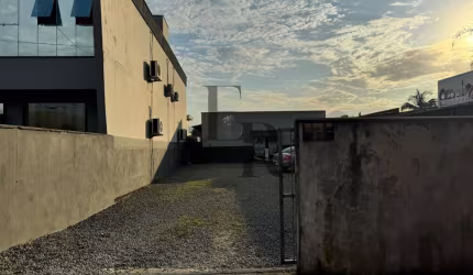 Terreno Amplo à Venda no Bairro Vila Nova 1.067m², Oportunidade de Investimento com Permuta