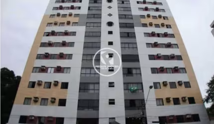 Excelente apartamento para vender no coração do Espinheiro.