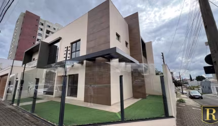 Sobrado para Venda em Guarapuava, Centro, 3 dormitórios, 3 suítes, 4 vagas