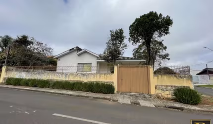 Casa para Locação em Guarapuava, Trianon, 4 dormitórios, 1 banheiro, 2 vagas