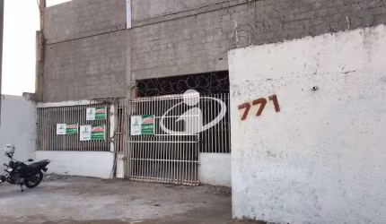 Barracão / Galpão / Depósito para alugar no Bom Jesus, Uberlândia  por R$ 11.000