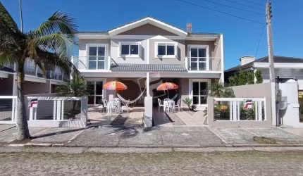 Casa com 3 quartos para alugar na Bela Torres, Passo de Torres  por R$ 470