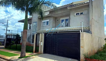 Sobrado à venda em Maringá, Jardim Oriental, com 3 quartos, com 263 m²