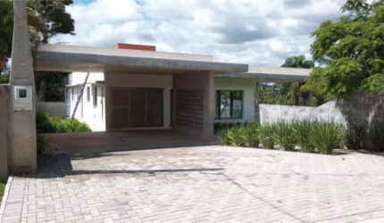Condomínio com 4 quartos à venda em Marambaia - SP