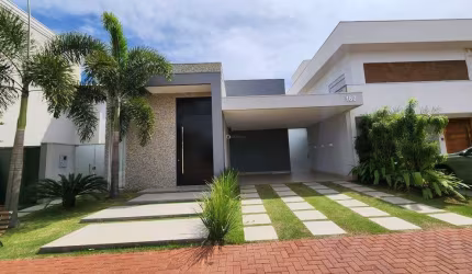 Casa à venda, 3 suítes, 4 vagas, Estância dos Ipês - Uberaba/MG