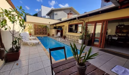 Casa com 4 quartos à venda no Velha, Blumenau , 218 m2 por R$ 1.490.000