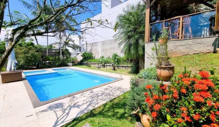 Casa com 3 quartos à venda na Escola Agrícola, Blumenau , 250 m2 por R$ 1.400.000