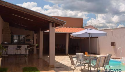 CASA DE FESTA com 3 dormitórios à venda, 173 m² por R$ 650.000 - Laranjeiras - Uberaba/MG