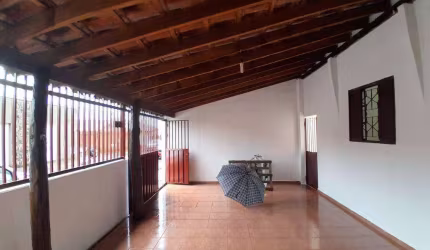Casa com 3 dormitórios para alugar, 128 m² por R$ 1.326,15/mês - Conjunto Margarida Rosa de Azevedo - Uberaba/MG