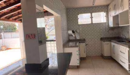 Casa com 3 dormitórios para alugar por R$ 3.254,47/mês - Fabrício - Uberaba/MG