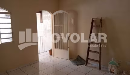 Sobrado para Alugar na Vila Sabrina ? 2 Dormitórios e Quintal Privativo