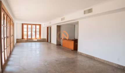 Duplex com 4 Quartos e 6 banheiros à Venda, 844 m²