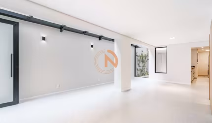 Casa de Vila Reformada na Vila Olímpia com 3 quartos sendo 2 suítes e 2 vagas de garagem