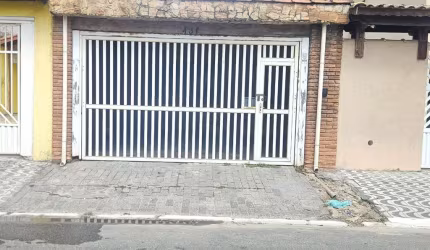 Imperdível: Casa à venda ou locação na Guilhermina, Praia Grande-SP com 2 dormitórios, 2 suítes e 2 vagas de garagem - 220m².