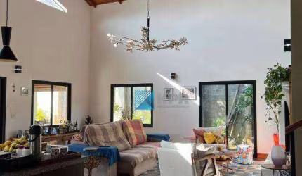 Casa à venda, 1000 m² de terreno, 350 m² de área construída, no Condomínio Mirante do Vale!