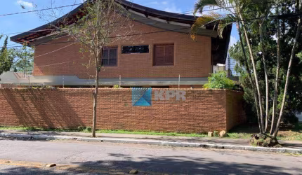 Casa à venda, 450 m² de terreno e 339 m² de área construída, ótima localização no Jardim Esplanada!