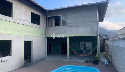 Casa com 3 quartos à venda na dos Copos-de-Leite, 35, Barra do Aririú, Palhoça, 156 m2 por R$ 590.000