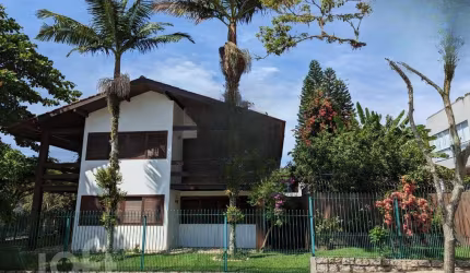 Casa com 4 quartos à venda na Rua Professor Adriano Mosimann, 175, Trindade, Florianópolis, 392 m2 por R$ 1.990.000