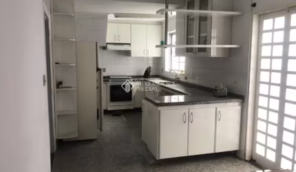 Casa em condomínio fechado com 3 quartos à venda na Rua Amadeo Paulino Vallério, 11, Vila Íris, São Bernardo do Campo, 220 m2 por R$ 999.000