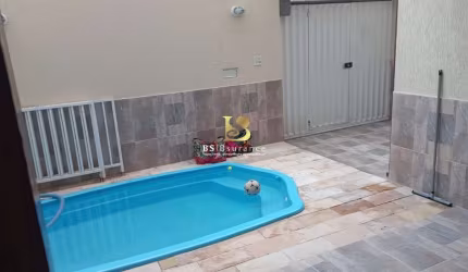 Casa com 2 quartos à venda na Rua Quintino Joaquim da Silva, 96, Tribobó, São Gonçalo por R$ 350.000