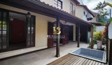 Casa em condomínio fechado com 4 quartos à venda na Rua Albino Pereira, 367, São Francisco, Niterói por R$ 760.000